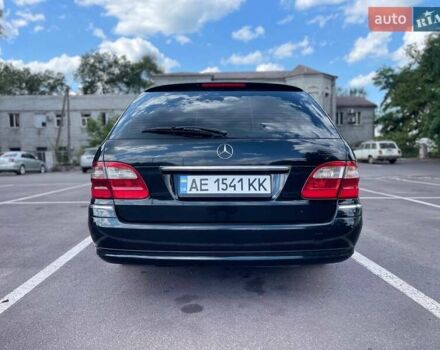 Черный Мерседес Е-Класс, объемом двигателя 2.15 л и пробегом 320 тыс. км за 8000 $, фото 4 на Automoto.ua
