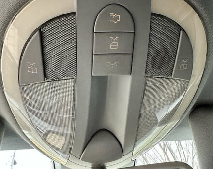 Черный Мерседес Е-Класс, объемом двигателя 3.22 л и пробегом 275 тыс. км за 6500 $, фото 18 на Automoto.ua