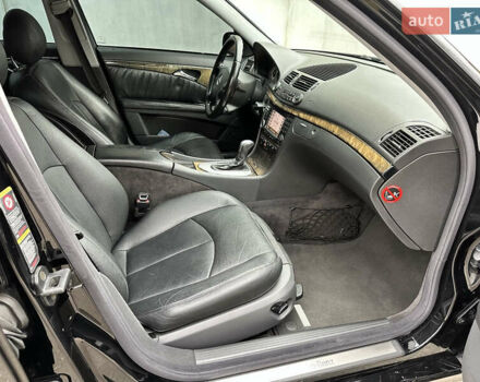 Черный Мерседес Е-Класс, объемом двигателя 3.22 л и пробегом 275 тыс. км за 6500 $, фото 26 на Automoto.ua