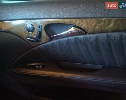 Чорний Мерседес Е-Клас, об'ємом двигуна 3.2 л та пробігом 315 тис. км за 7500 $, фото 8 на Automoto.ua