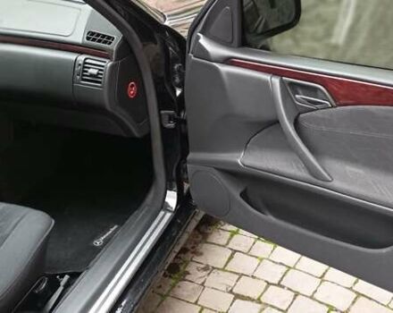 Чорний Мерседес Е-Клас, об'ємом двигуна 2.2 л та пробігом 418 тис. км за 6700 $, фото 2 на Automoto.ua