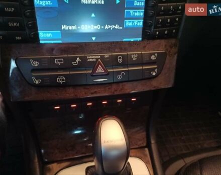 Чорний Мерседес Е-Клас, об'ємом двигуна 3.2 л та пробігом 315 тис. км за 7500 $, фото 9 на Automoto.ua