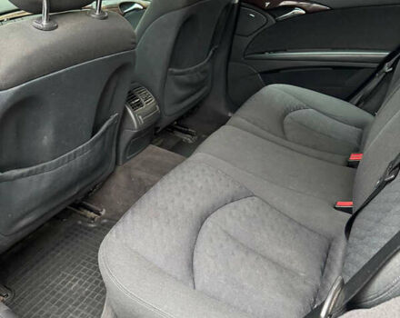 Черный Мерседес Е-Класс, объемом двигателя 2.2 л и пробегом 330 тыс. км за 5200 $, фото 17 на Automoto.ua