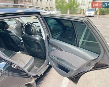 Черный Мерседес Е-Класс, объемом двигателя 2.15 л и пробегом 320 тыс. км за 8000 $, фото 12 на Automoto.ua