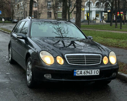 Черный Мерседес Е-Класс, объемом двигателя 2.2 л и пробегом 330 тыс. км за 5200 $, фото 1 на Automoto.ua
