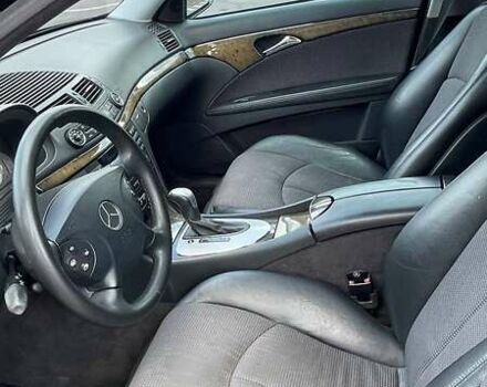 Черный Мерседес Е-Класс, объемом двигателя 2.15 л и пробегом 320 тыс. км за 8000 $, фото 16 на Automoto.ua
