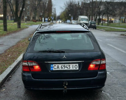 Черный Мерседес Е-Класс, объемом двигателя 2.2 л и пробегом 330 тыс. км за 5200 $, фото 4 на Automoto.ua