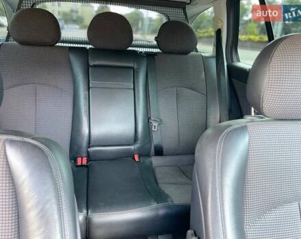 Черный Мерседес Е-Класс, объемом двигателя 2.15 л и пробегом 320 тыс. км за 8000 $, фото 24 на Automoto.ua