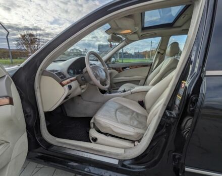 Мерседес Е-Клас 2004 у Рівному на Automoto.ua Чорний Мерседес Е-Клас, об'ємом двигуна 0 л та пробігом 300 тис. км за 2800 $, фото 6 на Automoto.ua