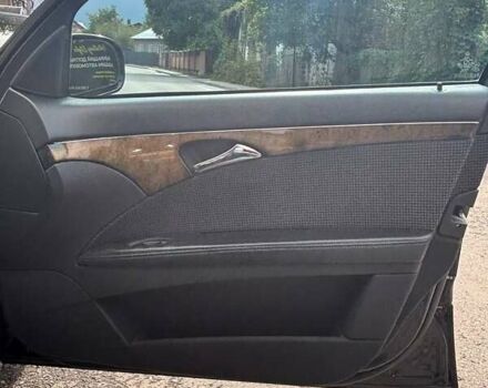 Черный Мерседес Е-Класс, объемом двигателя 3.22 л и пробегом 327 тыс. км за 9000 $, фото 10 на Automoto.ua