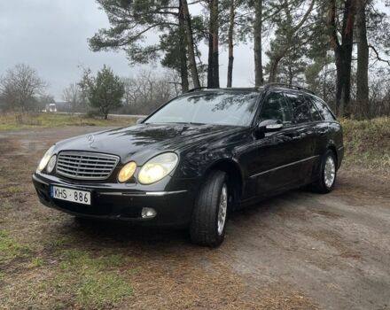Черный Мерседес Е-Класс, объемом двигателя 3.2 л и пробегом 300 тыс. км за 2650 $, фото 1 на Automoto.ua