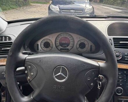 Черный Мерседес Е-Класс, объемом двигателя 3.2 л и пробегом 327 тыс. км за 8800 $, фото 9 на Automoto.ua