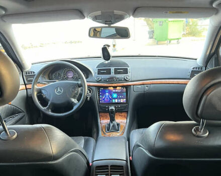 Черный Мерседес Е-Класс, объемом двигателя 2.69 л и пробегом 330 тыс. км за 6542 $, фото 25 на Automoto.ua