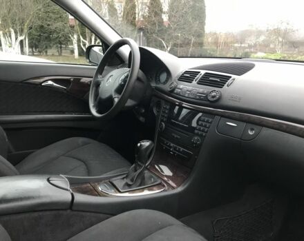 Чорний Мерседес Е-Клас, об'ємом двигуна 2.2 л та пробігом 390 тис. км за 2250 $, фото 19 на Automoto.ua