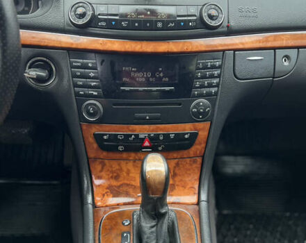 Черный Мерседес Е-Класс, объемом двигателя 2.7 л и пробегом 356 тыс. км за 4700 $, фото 20 на Automoto.ua