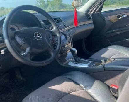 Чорний Мерседес Е-Клас, об'ємом двигуна 3.22 л та пробігом 380 тис. км за 6950 $, фото 6 на Automoto.ua