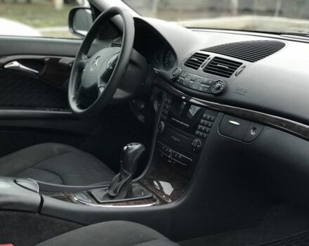 Чорний Мерседес Е-Клас, об'ємом двигуна 2.2 л та пробігом 390 тис. км за 2250 $, фото 20 на Automoto.ua