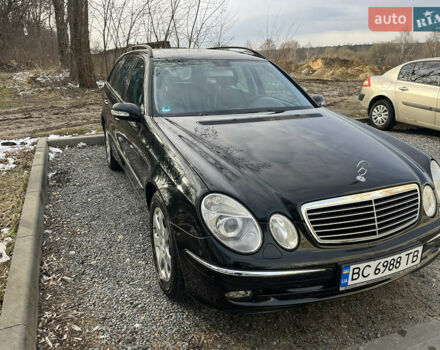 Черный Мерседес Е-Класс, объемом двигателя 1.8 л и пробегом 243 тыс. км за 6300 $, фото 3 на Automoto.ua