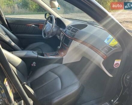 Черный Мерседес Е-Класс, объемом двигателя 2.69 л и пробегом 362 тыс. км за 7000 $, фото 10 на Automoto.ua