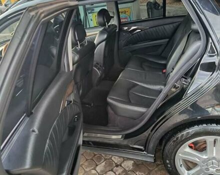 Черный Мерседес Е-Класс, объемом двигателя 3.2 л и пробегом 375 тыс. км за 7100 $, фото 4 на Automoto.ua