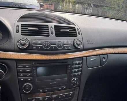 Черный Мерседес Е-Класс, объемом двигателя 3.2 л и пробегом 327 тыс. км за 8800 $, фото 10 на Automoto.ua