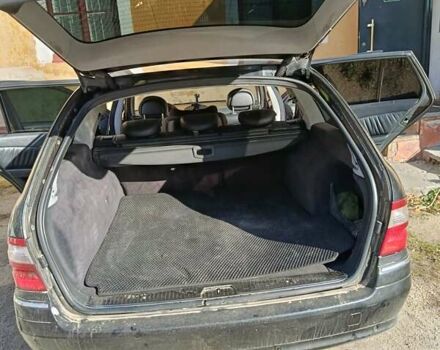 Черный Мерседес Е-Класс, объемом двигателя 3.2 л и пробегом 375 тыс. км за 7100 $, фото 9 на Automoto.ua