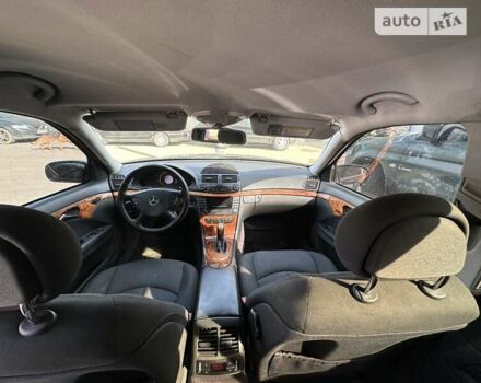 Черный Мерседес Е-Класс, объемом двигателя 2.7 л и пробегом 544 тыс. км за 6300 $, фото 17 на Automoto.ua