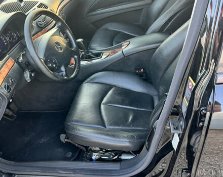 Черный Мерседес Е-Класс, объемом двигателя 2.69 л и пробегом 330 тыс. км за 6542 $, фото 14 на Automoto.ua