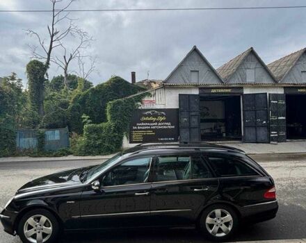 Черный Мерседес Е-Класс, объемом двигателя 3.2 л и пробегом 327 тыс. км за 8800 $, фото 6 на Automoto.ua