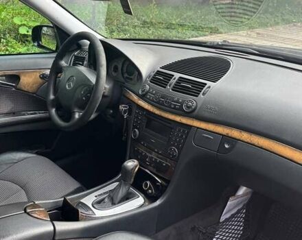 Черный Мерседес Е-Класс, объемом двигателя 3.22 л и пробегом 327 тыс. км за 9000 $, фото 17 на Automoto.ua