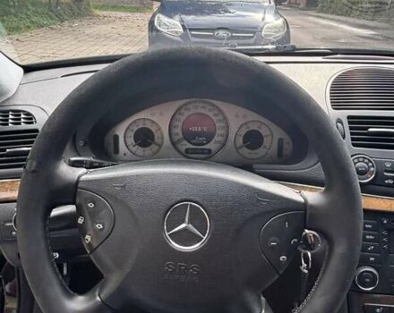 Черный Мерседес Е-Класс, объемом двигателя 3.22 л и пробегом 327 тыс. км за 9000 $, фото 12 на Automoto.ua