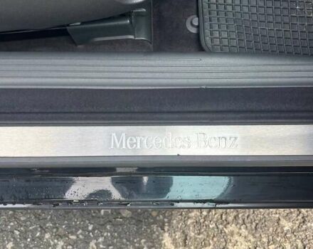 Черный Мерседес Е-Класс, объемом двигателя 3.22 л и пробегом 327 тыс. км за 9000 $, фото 9 на Automoto.ua