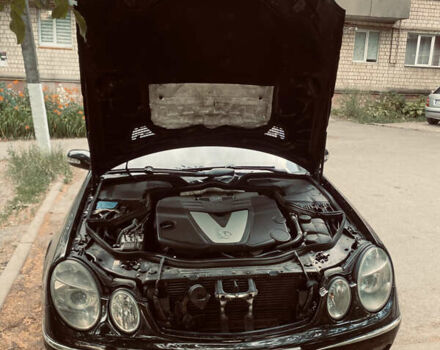 Чорний Мерседес Е-Клас, об'ємом двигуна 3 л та пробігом 300 тис. км за 7000 $, фото 2 на Automoto.ua