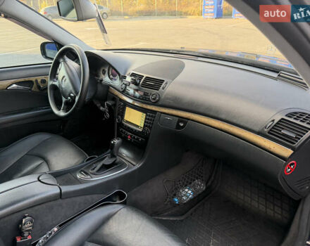 Мерседес Е-Клас 2005 у Вінниці на Automoto.ua Чорний Мерседес Е-Клас, об'ємом двигуна 2.99 л та пробігом 315 тис. км за 7500 $, фото 10 на Automoto.ua