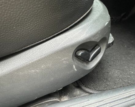 Черный Мерседес Е-Класс, объемом двигателя 3.2 л и пробегом 280 тыс. км за 3600 $, фото 7 на Automoto.ua