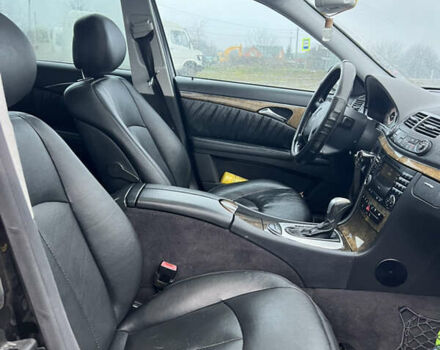 Чорний Мерседес Е-Клас, об'ємом двигуна 2.99 л та пробігом 270 тис. км за 6999 $, фото 11 на Automoto.ua