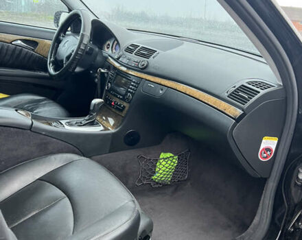 Чорний Мерседес Е-Клас, об'ємом двигуна 2.99 л та пробігом 270 тис. км за 6999 $, фото 12 на Automoto.ua