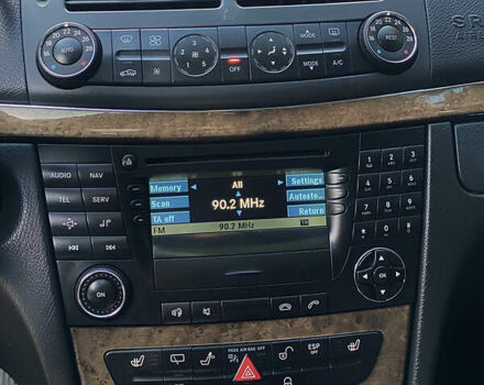 Чорний Мерседес Е-Клас, об'ємом двигуна 3 л та пробігом 300 тис. км за 7000 $, фото 12 на Automoto.ua