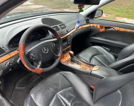 Черный Мерседес Е-Класс, объемом двигателя 3.2 л и пробегом 280 тыс. км за 3600 $, фото 12 на Automoto.ua