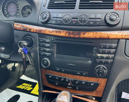 Черный Мерседес Е-Класс, объемом двигателя 2.99 л и пробегом 287 тыс. км за 8900 $, фото 24 на Automoto.ua