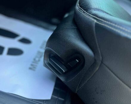 Черный Мерседес Е-Класс, объемом двигателя 3 л и пробегом 230 тыс. км за 8800 $, фото 10 на Automoto.ua