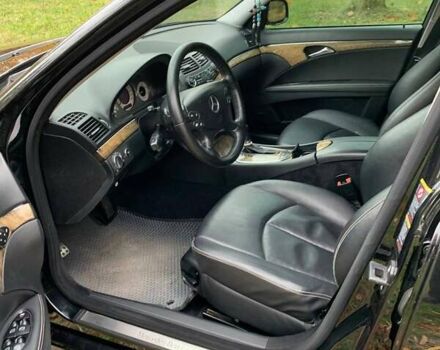 Чорний Мерседес Е-Клас, об'ємом двигуна 2.99 л та пробігом 370 тис. км за 8500 $, фото 9 на Automoto.ua