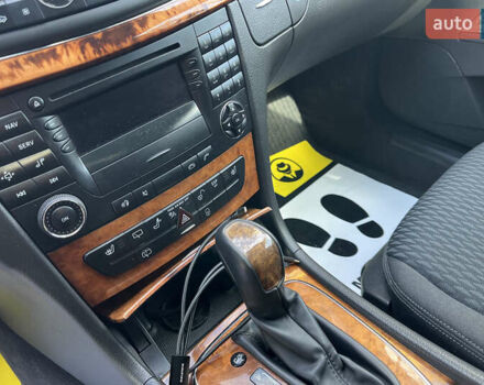 Черный Мерседес Е-Класс, объемом двигателя 2.99 л и пробегом 287 тыс. км за 8900 $, фото 11 на Automoto.ua