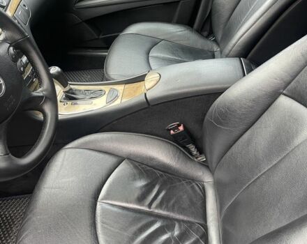 Черный Мерседес Е-Класс, объемом двигателя 3 л и пробегом 358 тыс. км за 5500 $, фото 10 на Automoto.ua