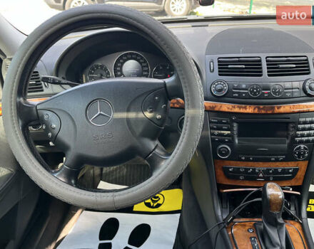 Черный Мерседес Е-Класс, объемом двигателя 2.99 л и пробегом 287 тыс. км за 8900 $, фото 18 на Automoto.ua