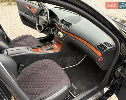 Черный Мерседес Е-Класс, объемом двигателя 1.8 л и пробегом 320 тыс. км за 6500 $, фото 11 на Automoto.ua