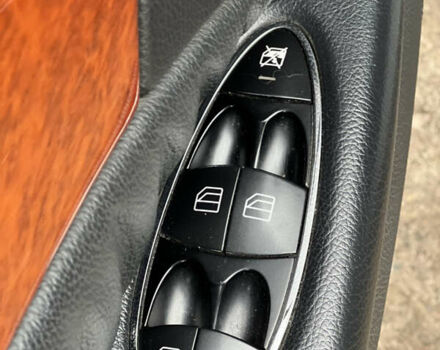 Черный Мерседес Е-Класс, объемом двигателя 2.99 л и пробегом 430 тыс. км за 8400 $, фото 11 на Automoto.ua