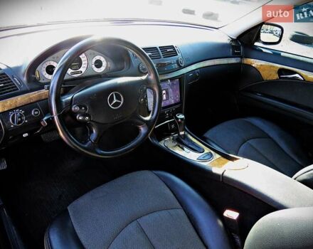 Черный Мерседес Е-Класс, объемом двигателя 2.99 л и пробегом 329 тыс. км за 6300 $, фото 5 на Automoto.ua