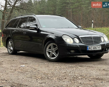 Черный Мерседес Е-Класс, объемом двигателя 2.99 л и пробегом 430 тыс. км за 8400 $, фото 4 на Automoto.ua