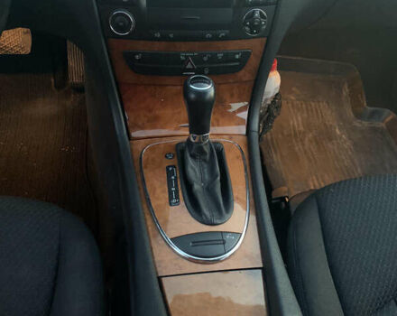 Черный Мерседес Е-Класс, объемом двигателя 1.8 л и пробегом 190 тыс. км за 8800 $, фото 8 на Automoto.ua